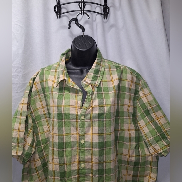 Old Navy plaid short sleeve button-down XXL - Picture 3 of 5